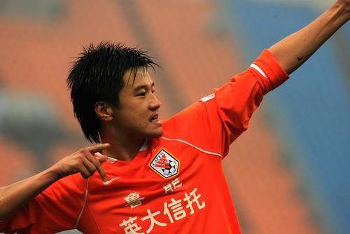 2002年的日韩世界杯，张玉宁、李金羽和李明为啥落选了?