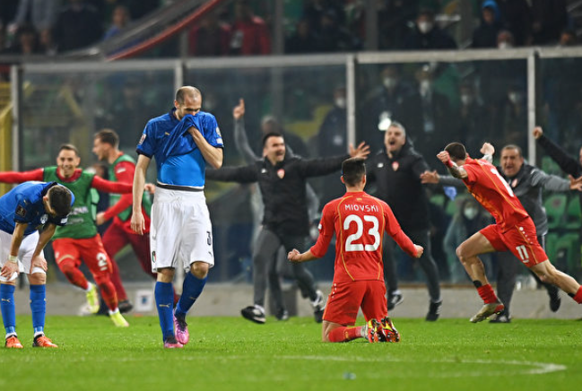 世界杯附加赛：意大利爆冷出局，葡萄牙涉险过关