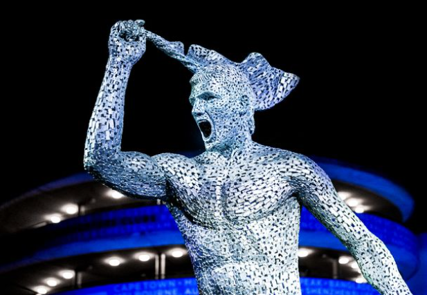 英超：曼城在纪念“93:20”绝杀进球10周年之际揭开了阿圭罗雕像
