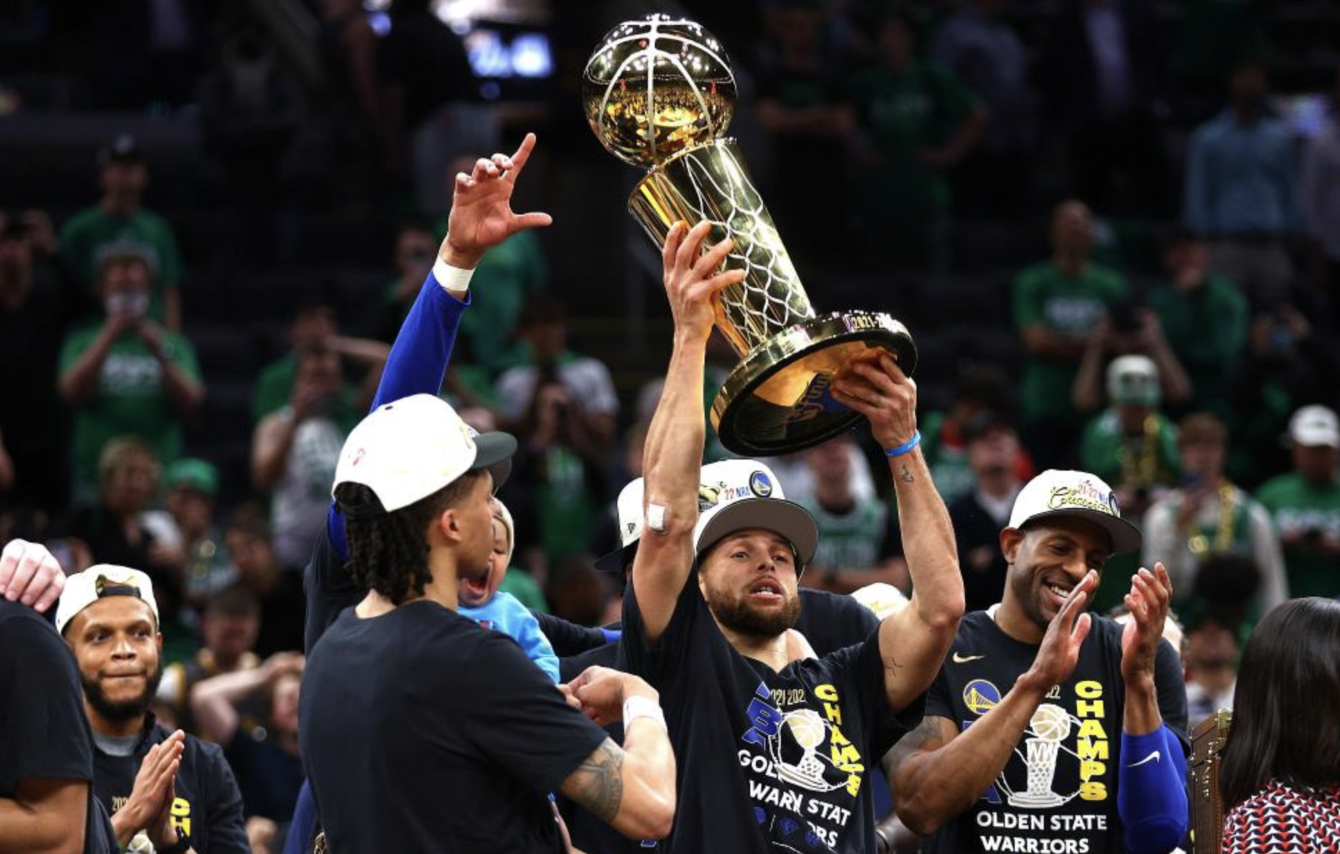 勇士豪夺NBA总冠军！队史第7冠超越公牛创纪录