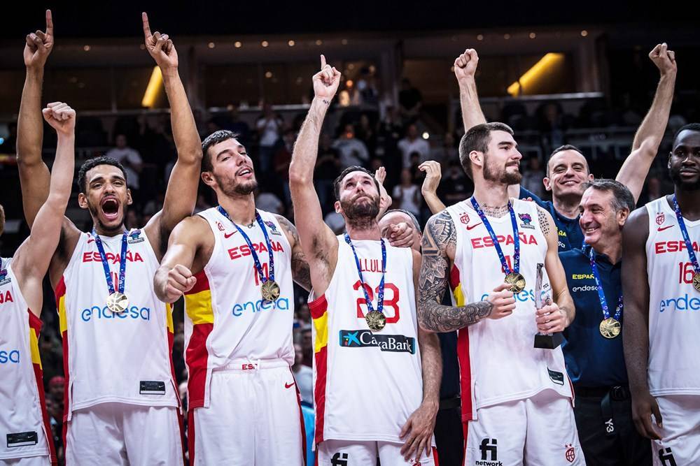 欧洲杯：西班牙男篮88-76法国男篮，高举队史第4座欧洲杯奖杯