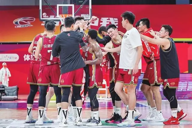CBA回顾：山西男篮104-89江苏男篮，张宁16+5+7创个人生涯新高