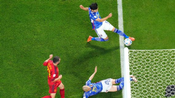 2022年世界杯VAR回顾：三笘薫在日本对阵西班牙中切回的球是否出界