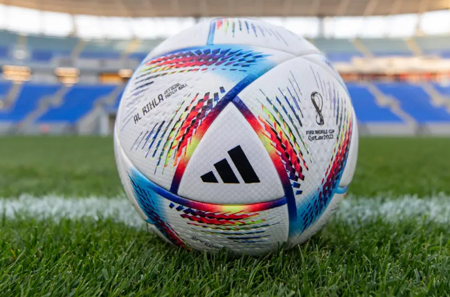 2022年世界杯半决赛和决赛将使用新的高科技用球
