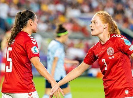 女足世界杯 瑞典女足vs美国女足哪个更厉害？