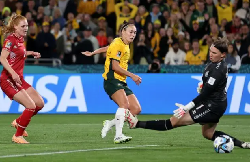 女子世界杯1/8决赛：澳大利亚女足2-0丹麦女足