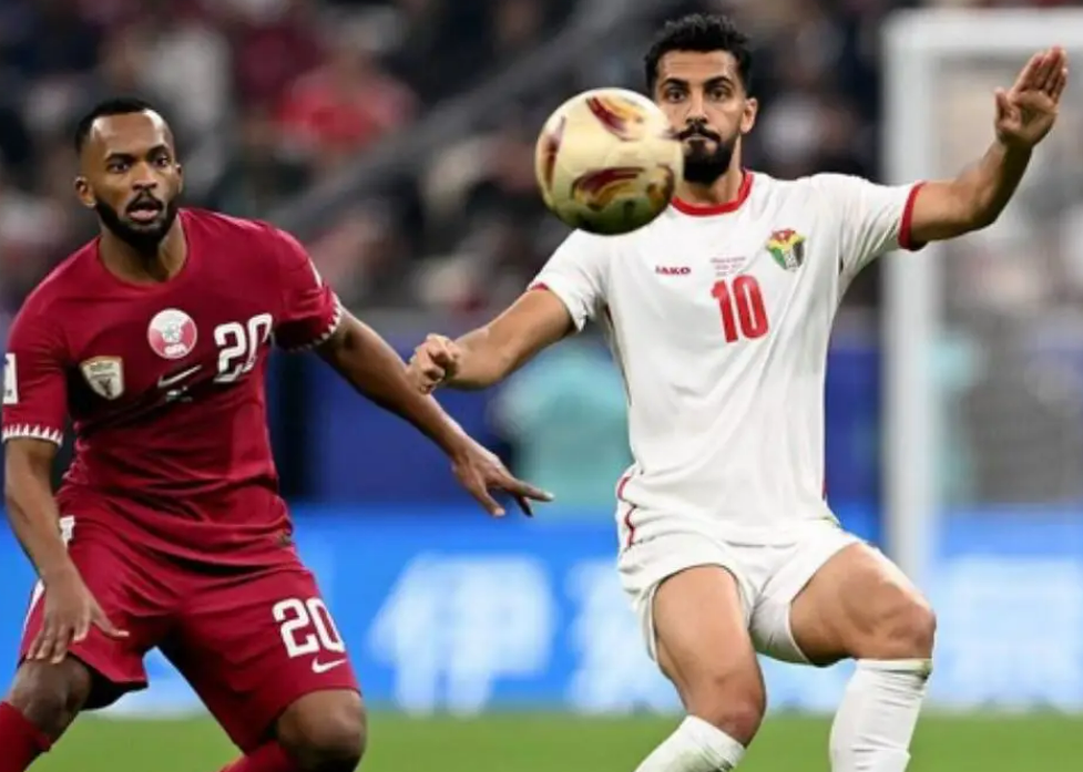 亚洲杯决赛：马宁3次点球判罚惊艳，卡塔尔3-1战胜约旦夺亚洲杯冠军!